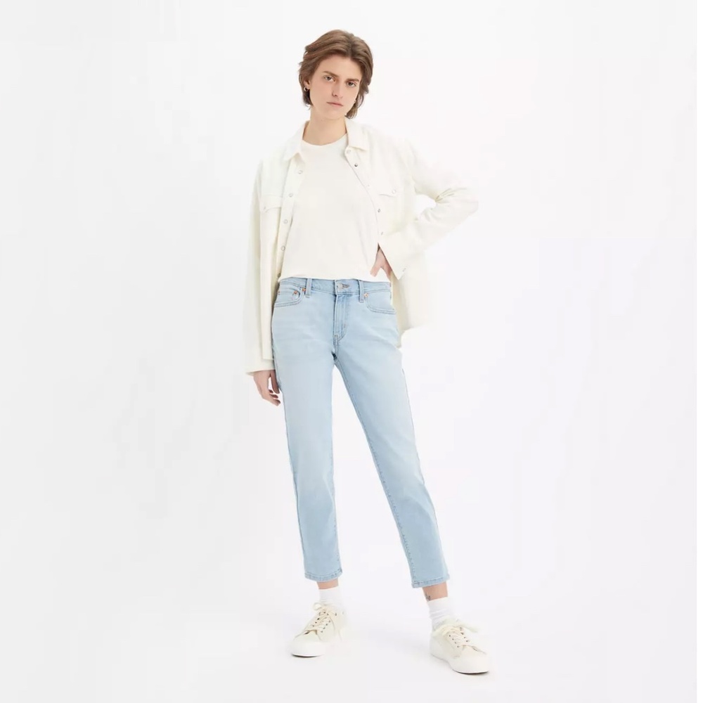 Levi’s Mid Rise Boyfriend Jeans Womens Size 31 Light Wash Denim Jean Casual